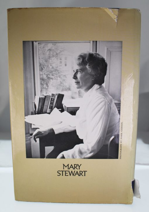 Touch Not the Cat Mary Stewart